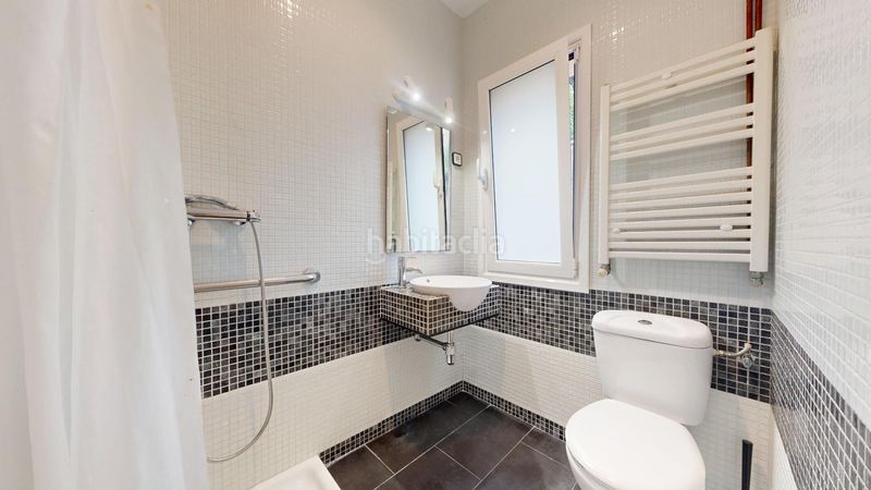 Foto b96f6ef4-ee77-4774-bd34-de54710e45f7. Casa amb calefacció aparcament a Negurigane-Peruri Leioa