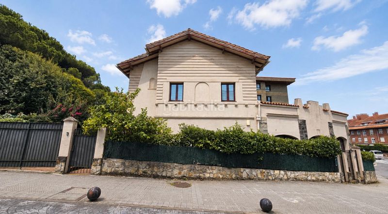 Foto ebefd64f-65ea-4582-b205-3e31c9618c74. Casa amb calefacció aparcament a Negurigane-Peruri Leioa