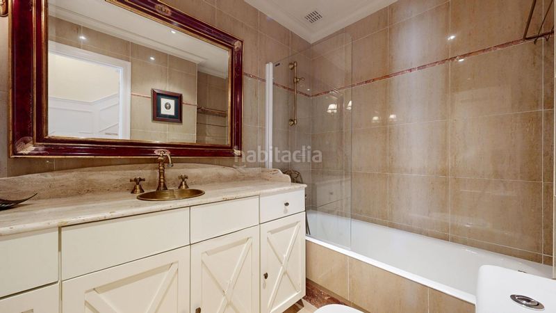 Foto 582794ef-d0ac-4f87-a706-f7cdb907a92d. Casa adossada amb calefacció aparcament piscina a Laredo