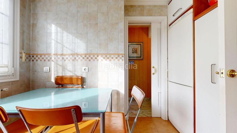 Foto f762996f-0efa-4e2a-b414-785c008c6e1c. Casa adossada amb calefacció aparcament piscina a Laredo