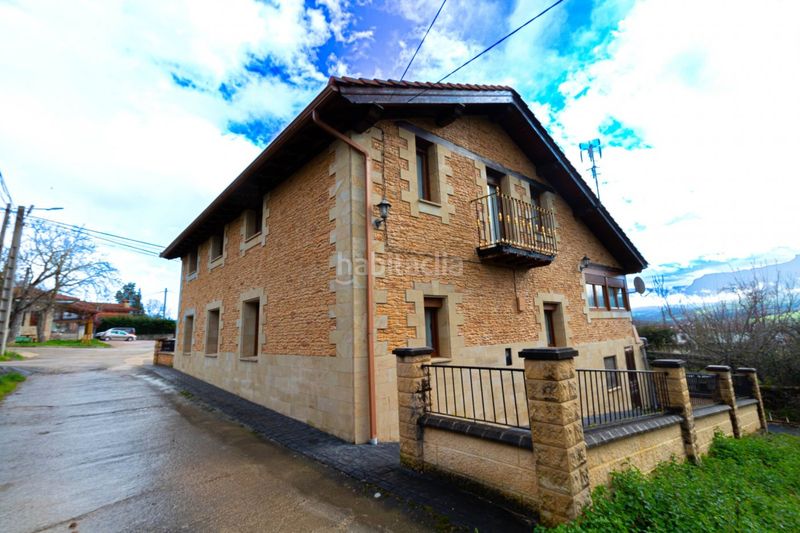 Foto a84bcc8f-e6c7-4115-a0c4-9f7b3e7c6978. Casa amb calefacció aparcament a Valle de Mena