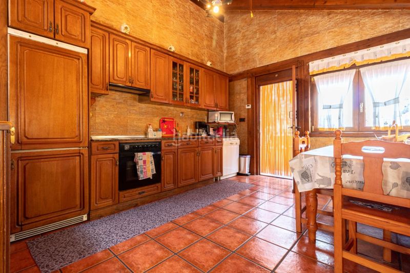 Foto da97fc91-0a00-42c6-935c-f5a5951e0396. Casa amb calefacció aparcament a Valle de Mena
