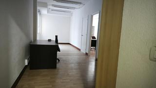 Büro  Calle ledesma. Se vende oficina en pleno centro de bilbao  albia