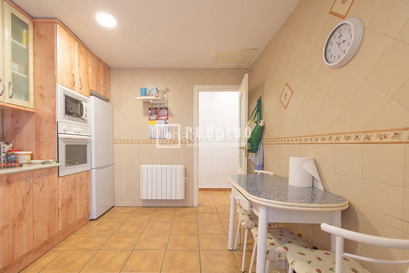 Foto 734d4e9d-9bda-4645-984e-f615338000a6. Casa amb calefacció aparcament a Aldea del Fresno