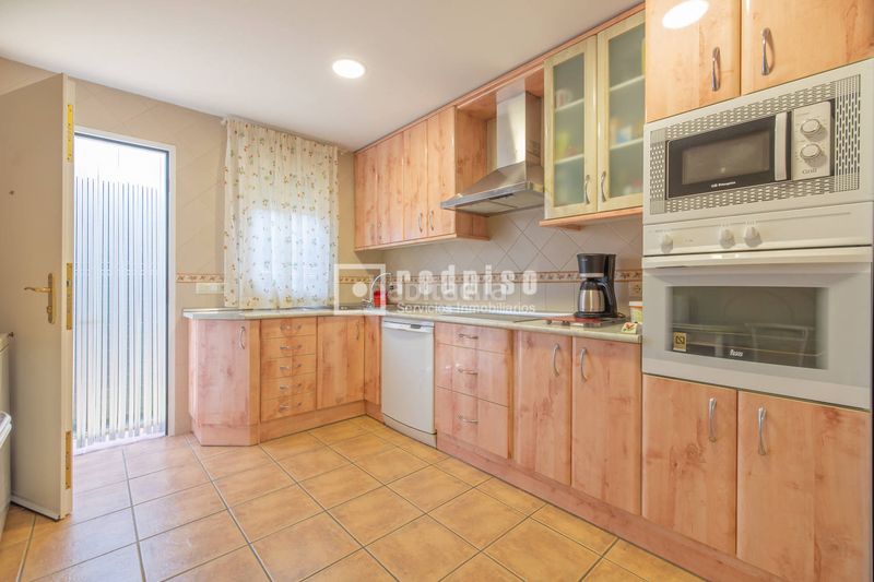 Foto b7e7991b-8028-4232-bbab-e894eac1c9e8. Casa amb calefacció aparcament a Aldea del Fresno