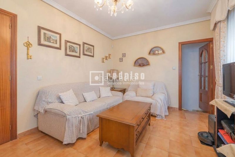 Foto 27450cf2-8c34-4989-8e0a-ae3b3bf0b63a. Chalet  independiente en Villa del Prado