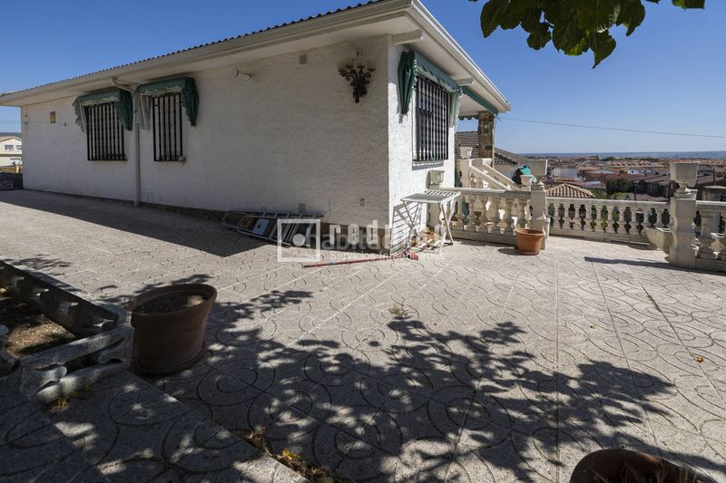 Foto 686a6d21-75ea-4a41-a894-10abaf0af694. Chalet  independiente en Villa del Prado