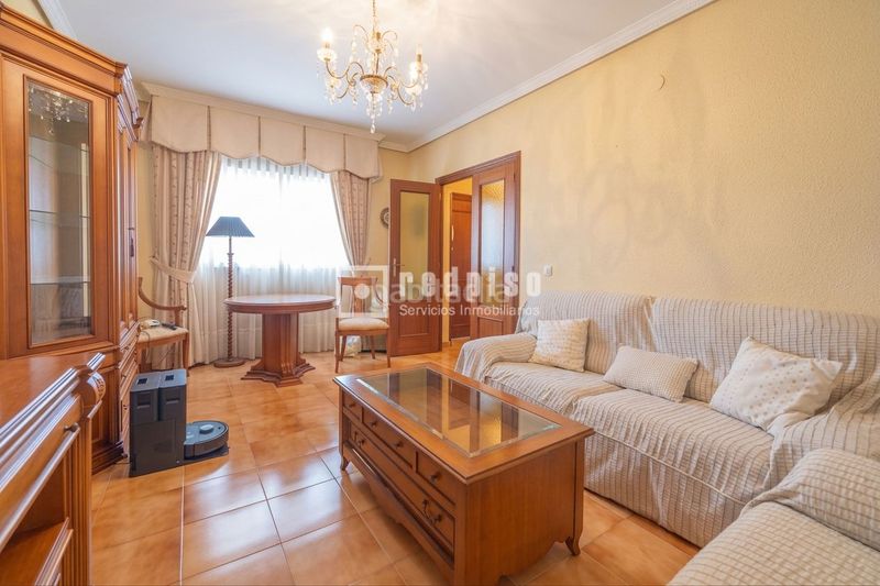 Foto 7b1354d1-5b28-4710-90bf-6495cbc6519a. Chalet  independiente en Villa del Prado