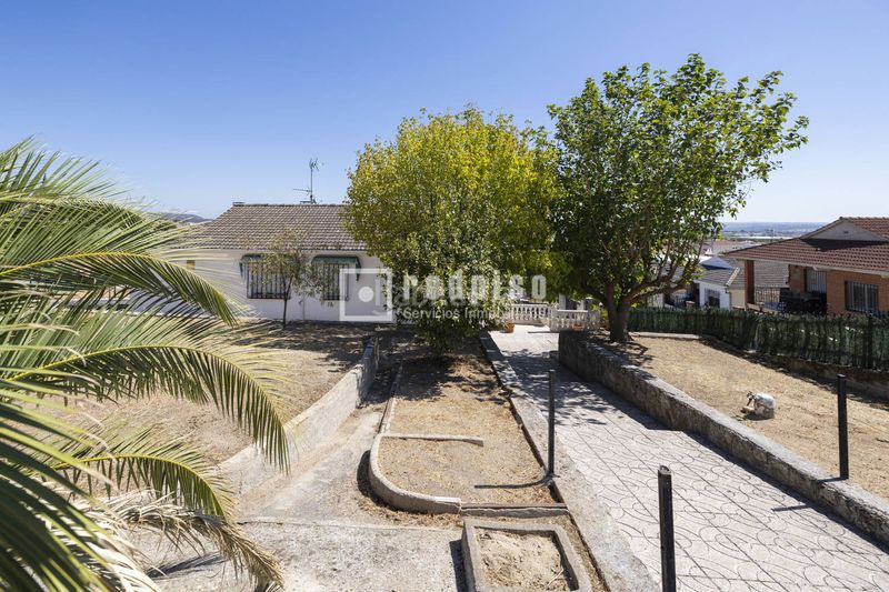 Foto 7ef12c0b-7ea9-4f02-b184-bda925adafcd. Chalet  independiente en Villa del Prado