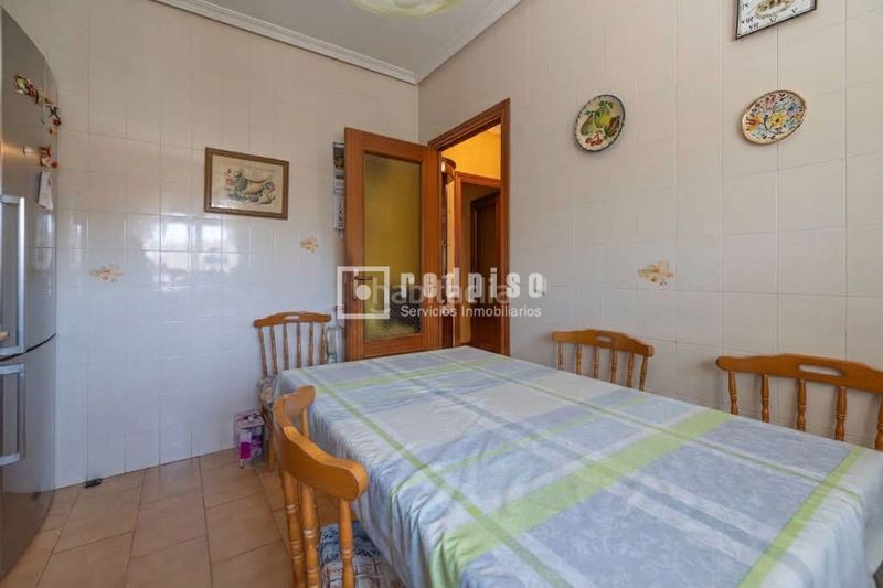 Foto 8179aa30-a244-4287-8036-ed4c61f9bb02. Chalet  independiente en Villa del Prado