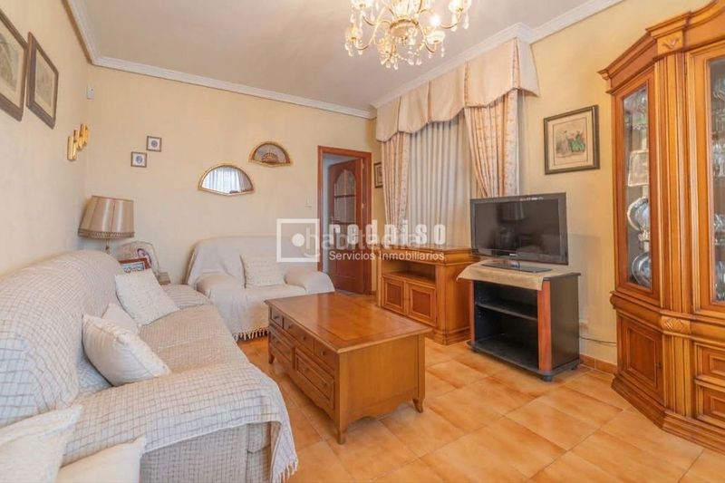 Foto 9983f7fc-65bc-4eb6-9bfa-134f8dc42104. Chalet  independiente en Villa del Prado
