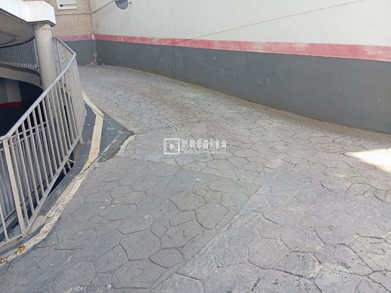 Foto 5f3dbaf4-911d-4462-a1f0-bdfecfe20746. Aparcament cotxe a Álamo (El)
