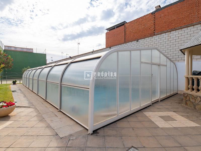 Foto 20e1dbe3-1122-40d2-ba66-a1c0e305ed7d. Location chalet avec chauffage parking piscine dans Madridejos