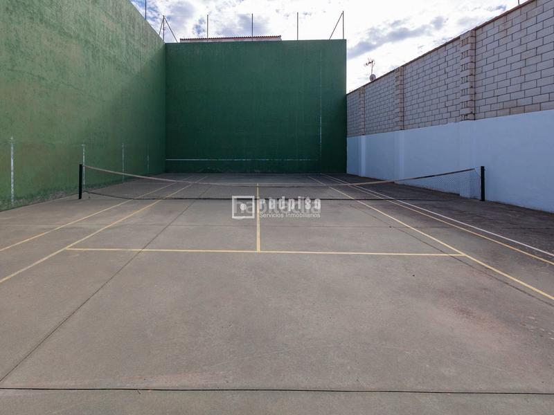 Foto f4a3e706-1941-45d7-b2bd-65ac2fb9ad5e. Location chalet avec chauffage parking piscine dans Madridejos