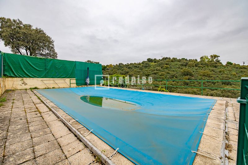 Foto 37cb26bb-62c9-4ce7-81bd-3e2015961711. Xalet amb calefacció aparcament piscina a Villa del Prado
