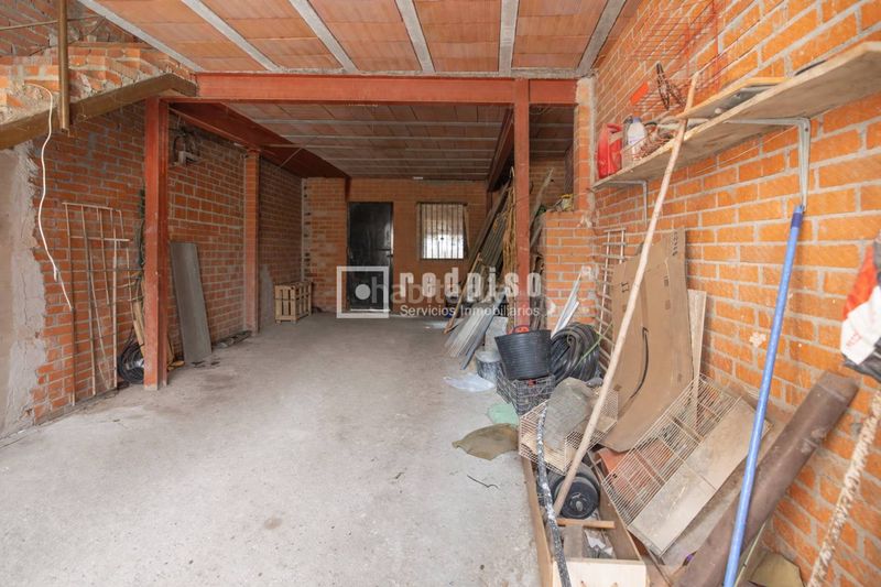 Foto c843e1dc-0c83-40c2-959e-0e92635fb4b6. Casa amb aparcament a Casarrubios del Monte