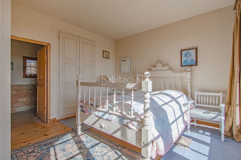 Foto 5bda108b-c7f4-45a5-88c4-dfe128667769. Casa amb piscina a Peralada