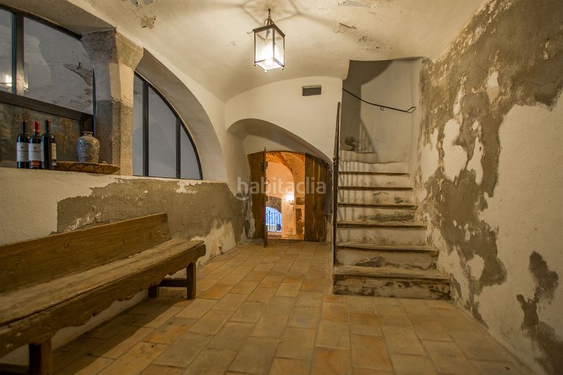 Foto f9c373df-57e1-44fb-82ff-3a530ea84e56. Casa amb piscina a Peralada