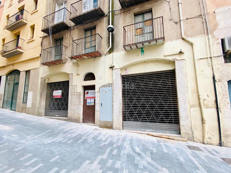 Foto e1baf16a-eefe-40bf-836a-34032e1574b1. Lloguer local comercial a plaça de les patates 4 a Figueres