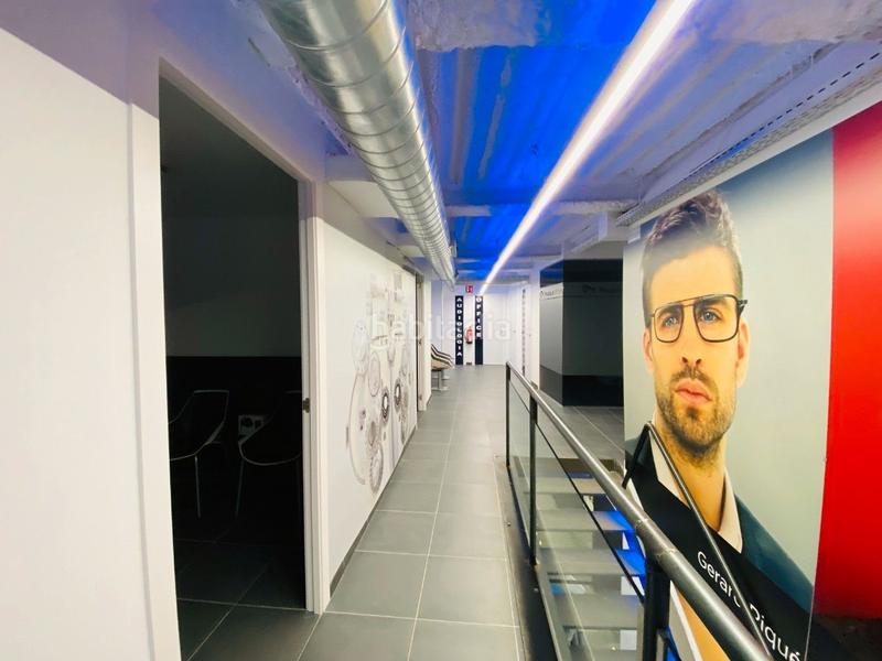 Foto 59030f00-1418-471d-9cf1-38521e973d30. Alquiler local comercial en carrer besalú 9 en el centro peatonal en Figueres