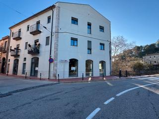 Lloguer Local Comercial a Carrer del pont 4. Local comercial en alquiler en pont de molins