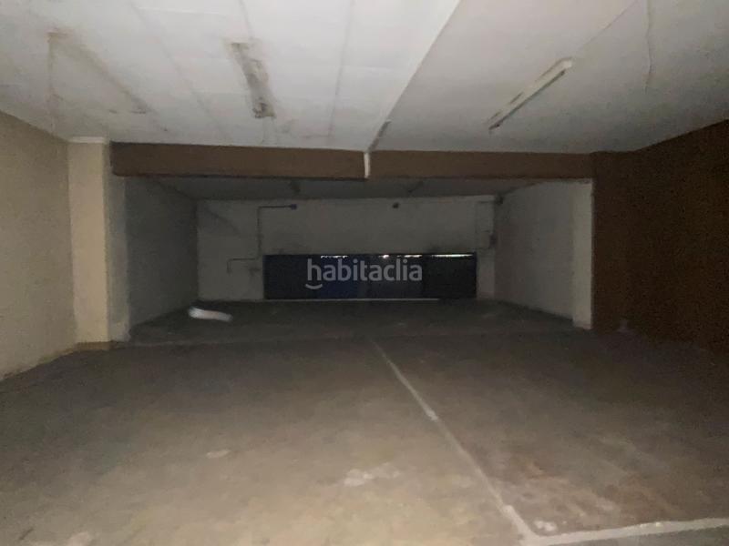 Foto e7722247-ac4a-44e3-88b0-15c43f91bc56. Lloguer local comercial a ronda firal 11 a Centre Figueres