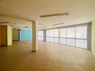 Lloguer Local Comercial a Avinguda marignane 7. Oportunidad