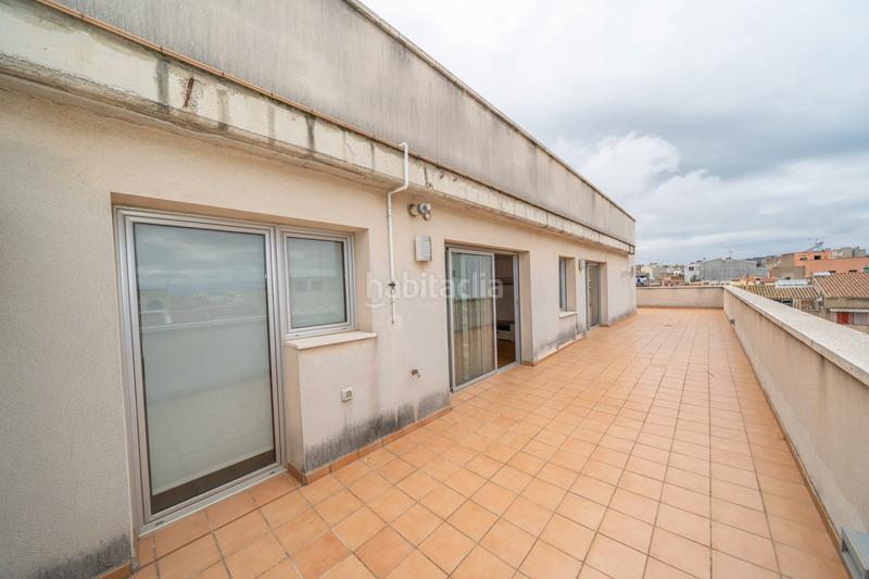 Foto a4d2c90d-d83c-4cac-bef1-bfcd357ab4f1. Attico con riscaldamento parcheggio in Centre Figueres