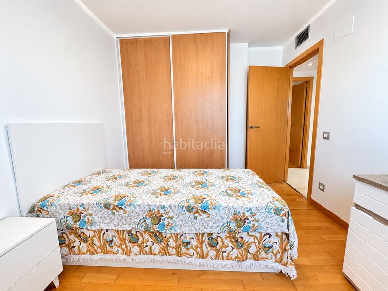 Foto 5a03d70d-adfd-4ccd-bb03-773b98eb8944. Penthouse with heating parking in Centre Figueres