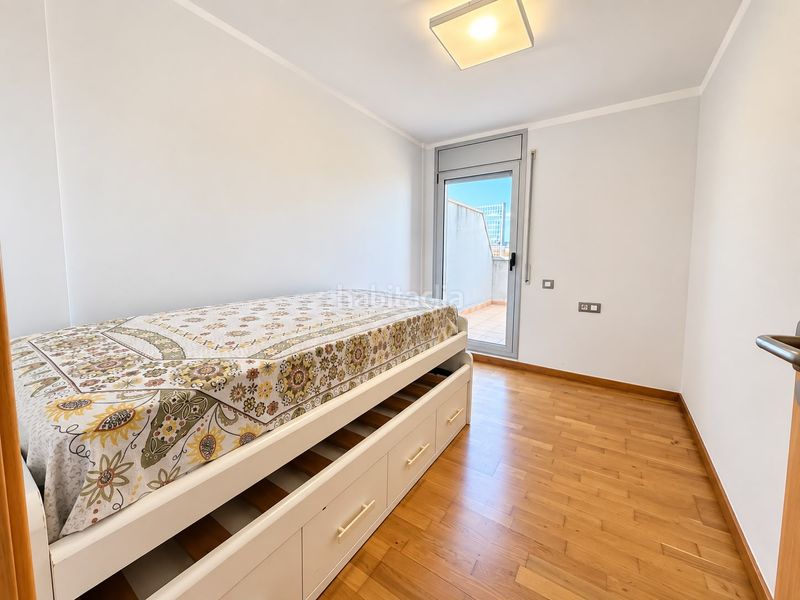 Foto e2c98ee8-12d0-499b-9bb2-92ed861b0950. Penthouse with heating parking in Centre Figueres