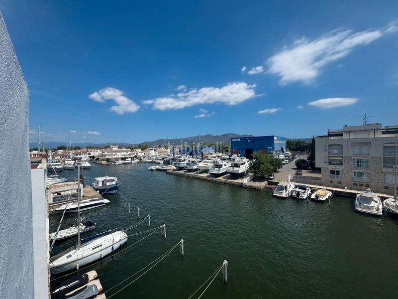 Foto 97bda5f5-6ad3-4525-8234-07c481aa2b5a. Maison jumelée avec chauffage parking dans Salins - Cavall de Mar Empuriabrava