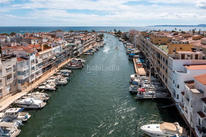 Foto e0195caf-f3dd-414c-89a6-ab1a2723546a. Maison jumelée avec chauffage parking dans Salins - Cavall de Mar Empuriabrava