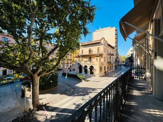 Location Bureau  Plaça de la palmera