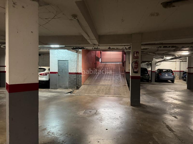 Foto 5f39d280-1ff2-47d2-82b2-c3f4c0b45ec5. Car parking in Creu de la Mà Figueres