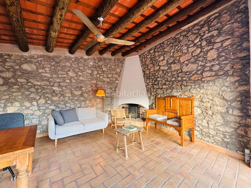 Foto f2d2689f-dc1a-42a2-8268-5a57005a669b. Casale con camino riscaldamento in Terrades