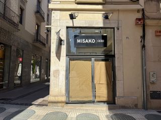 Miete Geschäftsraum in Carrer de peralada 23