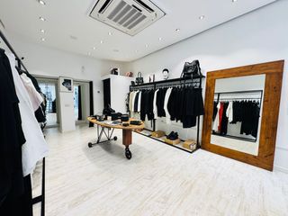 Lloguer Local Comercial a Carrer joan maragall 20