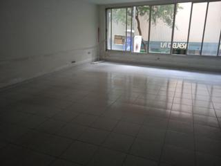 Local Comercial a La Devesa. Local comercial de 101m2 a ronda ferran puig.