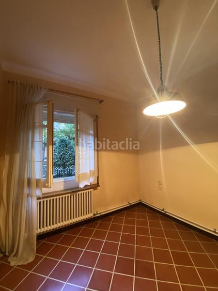 Foto 802add25-d53b-4484-9eeb-f797f1359209. Chalet con parcheggio in Eixample Sud-Migdia Girona