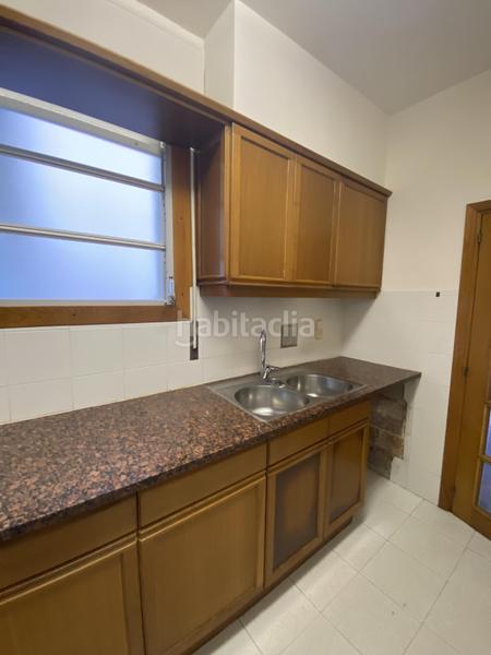 Foto 9a06c32e-9572-41d0-ba80-55e71082973f. Chalet con parcheggio in Eixample Sud-Migdia Girona