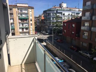 Pis a Eixample Sud-Migdia. Pis seminou de 102m2 al costat del collegi marta mata