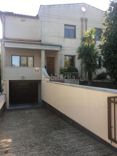 Foto 9d1ace50-2ac6-4fe0-be52-a65f30e32cc5. Casa bifamiliare con riscaldamento parcheggio in Palau Girona