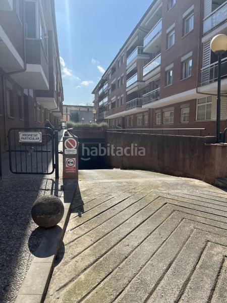 Foto e366be20-3ecd-40be-9959-b3f13c538f0b. Posto auto in La Devesa Girona