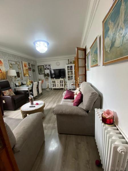 Foto 683ae501-0fc6-484e-9e40-1e1f581888b4. Pis amb calefacció a Eixample Nord Girona