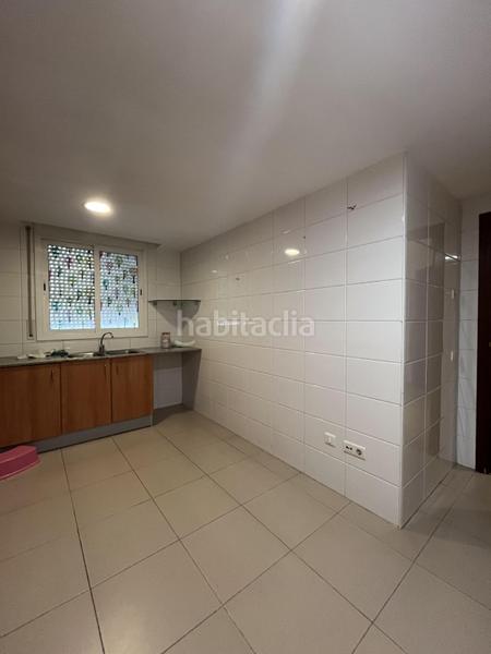 Foto ecd0d222-d726-42bc-bffe-edbbcfe75c2f. Pis amb calefacció aparcament a Eixample Sud-Migdia Girona