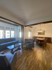 Location Appartement à Eixample Nord. Pis moblat de 105m2 a la plaça poeta marquina