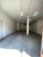 Rent Business premise in Eixample Sud-Migdia. Local diafan de 66 m2 a leixample sud