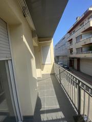 Lloguer Pis a Eixample Sud-Migdia. Pis de 2 habitacions al costat del corte ingles