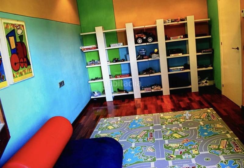 Foto 053909c4-b172-4cb3-a7da-4c96493b9477. Chalet casa dalt standing de 450m2 en terreny 40.000m2 en Bescanó