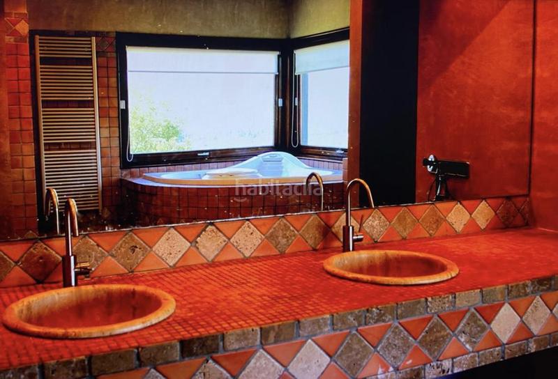 Foto 0e783331-beb8-4483-9374-c2b0ac768be9. Chalet casa dalt standing de 450m2 en terreny 40.000m2 en Bescanó